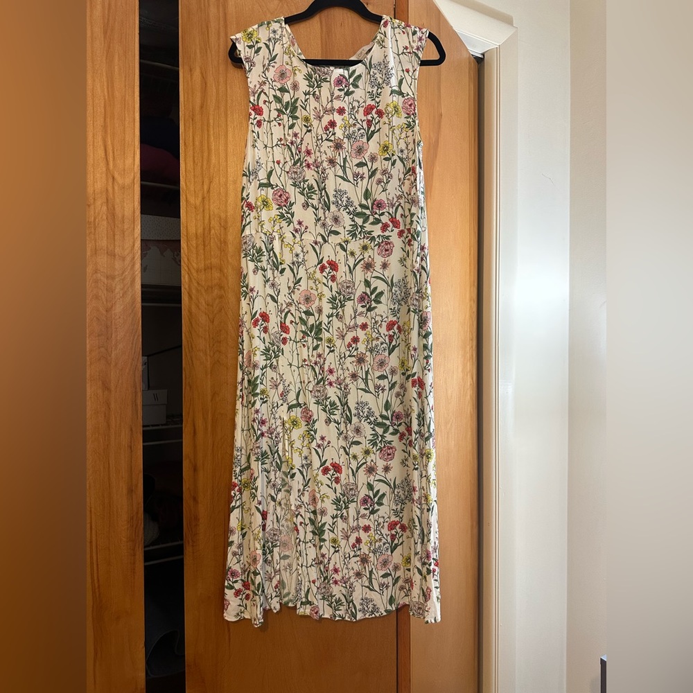 Beautiful Loft floral dress. Worn only once; in excellent condition.